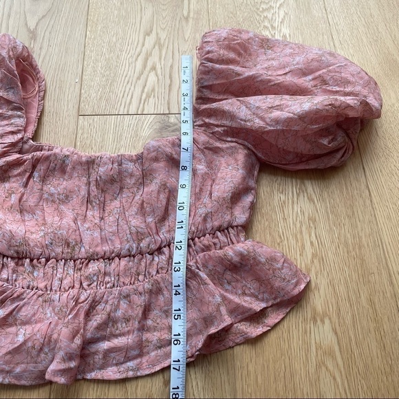 NWOT ASTR THE LEBEL THERON BUBBLE  SLEEVE TOP - XS - Picture 9 of 12